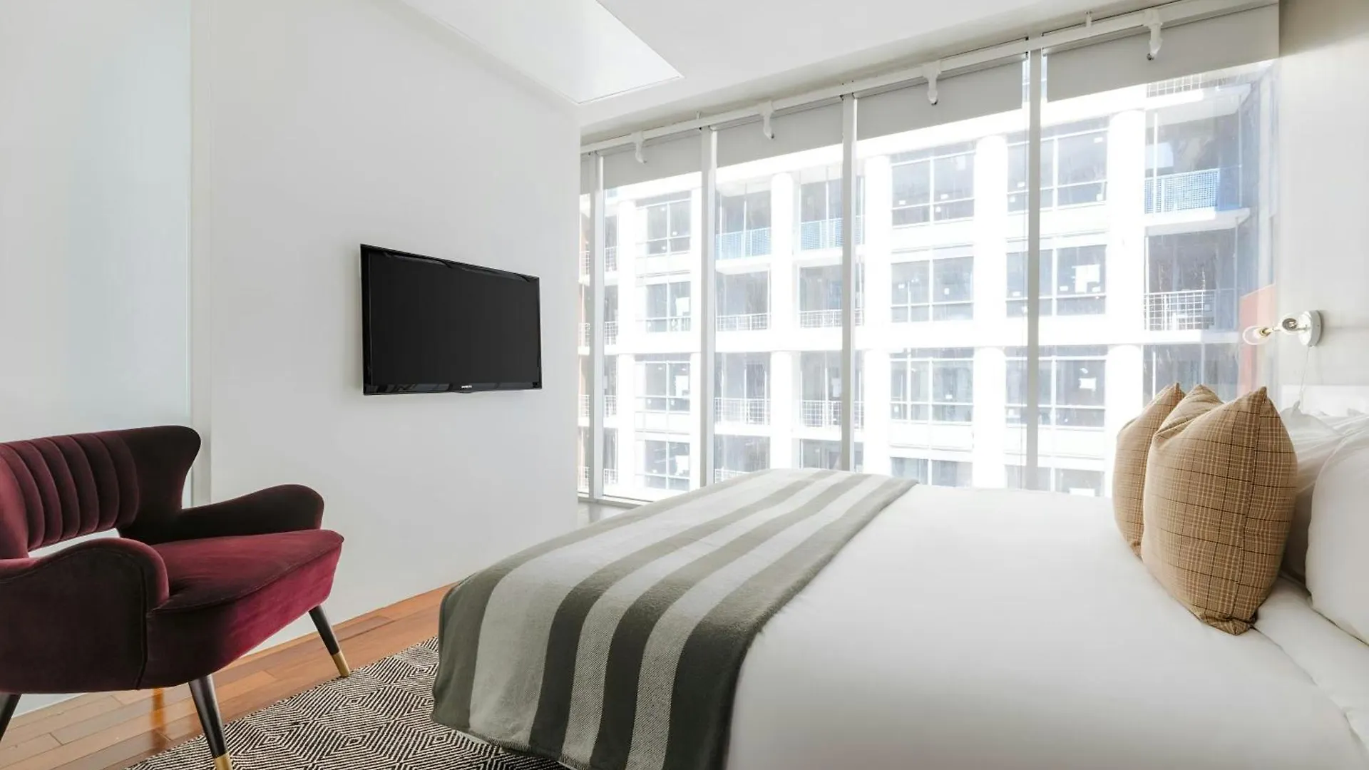 The Slate Hotel Downtown, Sonder By Marriott Bonvoy Toronto 4*,  Canada