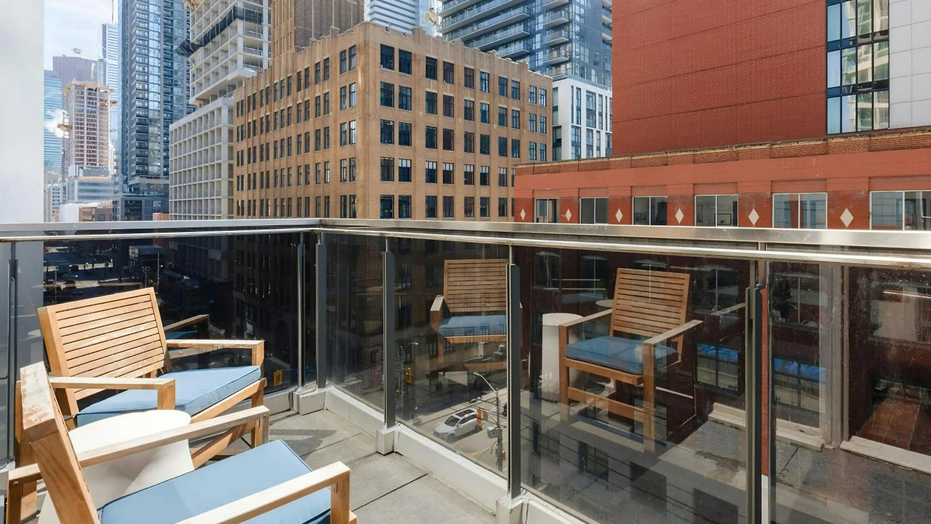 The Slate Hotel Downtown, Sonder By Marriott Bonvoy Toronto 4*,  Canada